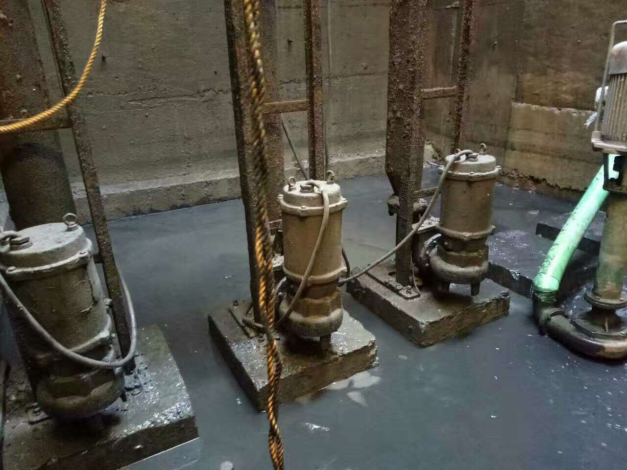 花垣污水池清理